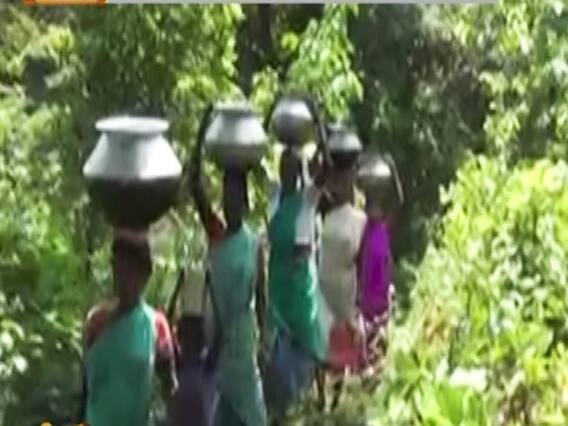 Tribal in Jharkhand's Godda deprived of basic amenities like road, hospital| Ghanti Bajao