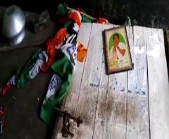 দুর্নীতির অভিযোগে মগরায় তৃণমূল নেতার বাড়ি ভাঙচুর, রাস্তা অবরোধ বিজেপির