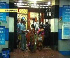 কলকাতায় বজ্রবিদ্যুৎ-সহ মুষলধারে বৃষ্টি, ভিক্টোরিয়ার সামনে বজ্রাঘাতে মৃত ১, আহত ১৫