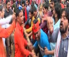 ফের প্রকাশ্যে দলীয় কোন্দল, তৃণমূল বিধায়কের ভাইয়ের যোগদানের প্রতিবাদে বিজেপির জনসভাতে বিশৃঙ্খলা 