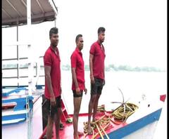 Reporter Stories: ব্যারাকপুরে মাঝ গঙ্গায় নিখোঁজ ৩ যুবক, রাত থেকে চলছে তল্লাশি 