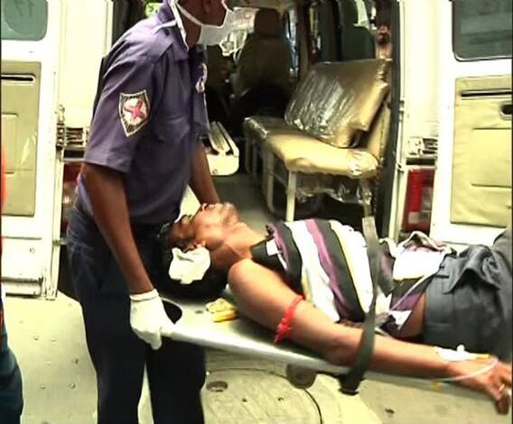 টালিগঞ্জ ট্রাম ডিপোর কাছে বাসের পাদানিতে ঝোলায় দুর্ঘটনা, গুরুতর জখম যাত্রী