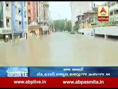 વડોદરાના સયાજીગંજમાં માણસ ડૂબી જાય એટલા ભરાયા પાણી, જુઓ Ground Report 