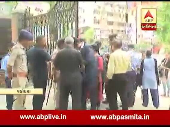 વડોદરાઃ મોટી સંખ્યામાં વિદ્યાર્થીઓ એમ.એસ. યુનિની ચૂંટણીમાં મતદાન કરવા પહોંચ્યા, જુઓ વીડિયો