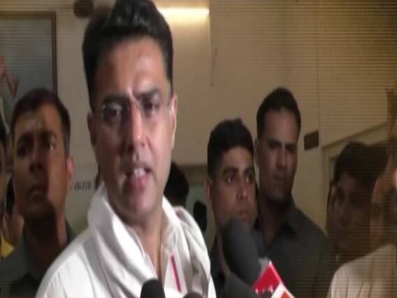 बच्चों के नाम पर किसने खाया बेचारे किसानों का पैसा? यूपी का स्कूल सड़क पर चलने को क्यों है मजबूर? देखिए ये रिपोर्ट