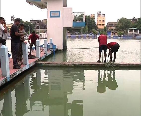 লেকের গভীর জলে সাঁতার কাটতে গিয়ে মৃত্যু শিক্ষার্থীর, লাইফগার্ড না থাকায় ক্লাবের দিকে আঙুল তুলছেন প্রশিক্ষকেরা
