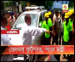 শিলিগুড়ি শহরকে যানজট মুক্ত করতে পথে নামলেন মন্ত্রী,আজ সকালে শিলিগুড়ি কোর্ট মোড় থেকে রাস্তা ও ফুটপাথ পরিদর্শন করেন মন্ত্রী গৌতম দেব