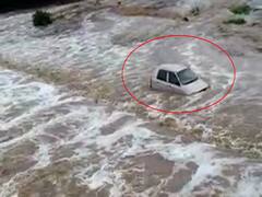 સાબરકાંઠાઃ પાણીના વહેણમાં ચાલકે નાંખી કાર ને પછી શું થયું? જુઓ LIVE VIDEO 