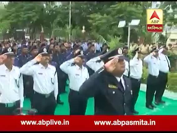વડોદરામાં મેયર જિગીષાબેન શેઠે કર્યું ધ્વજવંદન, જુઓ વીડિયો