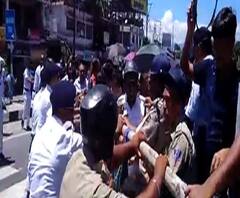 স্থায়ীকরণের দাবিতে বৃত্তিমূলক প্রশিক্ষণের শিক্ষকদের উত্তরকন্যা অভিযান, বিক্ষোভকারীদের সঙ্গে পুলিশের ধস্তাধস্তি