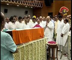 জেটলির বাসভবন থেকে বিজেপি দফতরে আনা হল মরদেহ, শেষ শ্রদ্ধা জ্ঞাপন অমিত শাহ, রাজনাথের