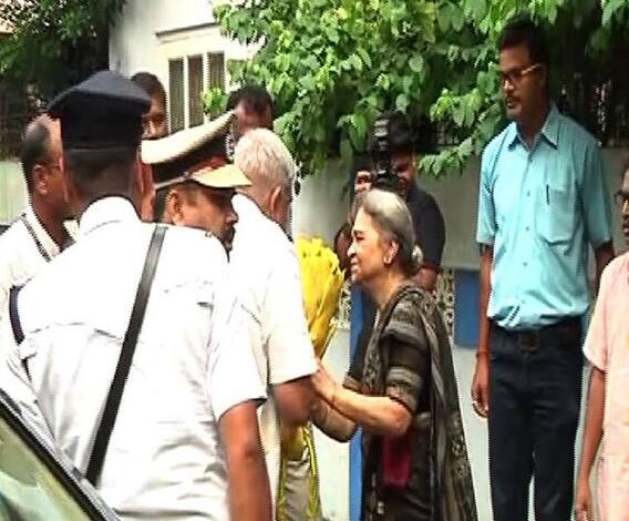 প্রাক্তন মুখ্যমন্ত্রী বুদ্ধদেব ভট্টাচার্যের বাড়িতে রাজ্যপাল জগদীপ ধনকড়