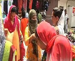 কাল ঈদ, তার আগে ছন্দে ফিরেছে জম্মু, ইন্দিরা মার্কেট চকে জমজমাট বিকিকিনি