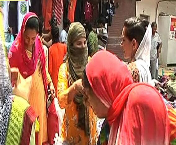 কাল ঈদ, তার আগে ছন্দে ফিরেছে জম্মু, ইন্দিরা মার্কেট চকে জমজমাট বিকিকিনি