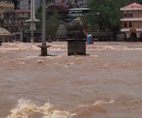Nashik Flood | नाशिकमध्ये महापुरानंतर रोगराई पसरण्याची भीती, कावीळ, डेंग्यूसारखे आजार पसरण्याची शक्यता | ABP Majha 
