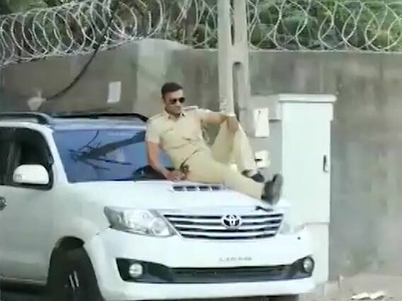 Sansani: On-Duty Police Officers Indulge In Viral Tik Tok Videos