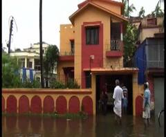 Reporter Stories: ইলেকট্রিক পোস্টের লাইট জ্বালাতে গিয়ে তড়িতাহত হয়ে বৃদ্ধের মৃত্যু 