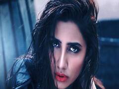 आर्टिकल 370 हटने से तिलमिलाई माहिरा खान ने दिया घटिया बयान । Bollywood Blockbuster 10.09.2019