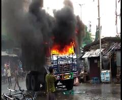পুরুলিয়ার রঘুনাথপুরে বেপরোয়া লরির ধাক্কায় মা ও মেয়ের মৃত্যু 