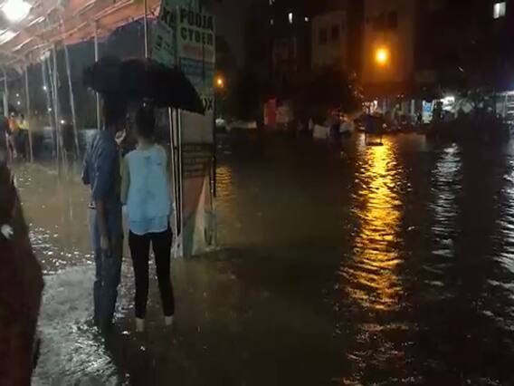 પારડીમાં બારેમેઘ ખાંગાઃ તળાવનું પાણી ગામમાં ફરી વળ્યું, જુઓ વીડિયો