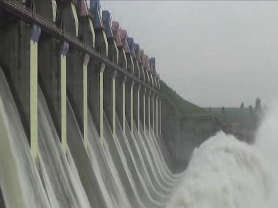 हमीरपुर में बाढ़ से तबाह हुए कई गांव, विस्तार से देखिए सुबह की बड़ी खबरें । नमस्ते भारत