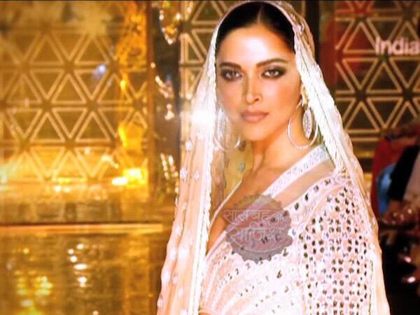 Deepika Padukone Looks Ethereal As She Walks The Ramp At Abu Jani Sandeep Khosla Fashion Show 