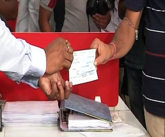 বউবাজার বিপর্যয়ে ক্ষতিপূরণের টাকা দেওয়া শুরু, ক্ষোভ প্রকাশ করলেন অনেক বাসিন্দাই