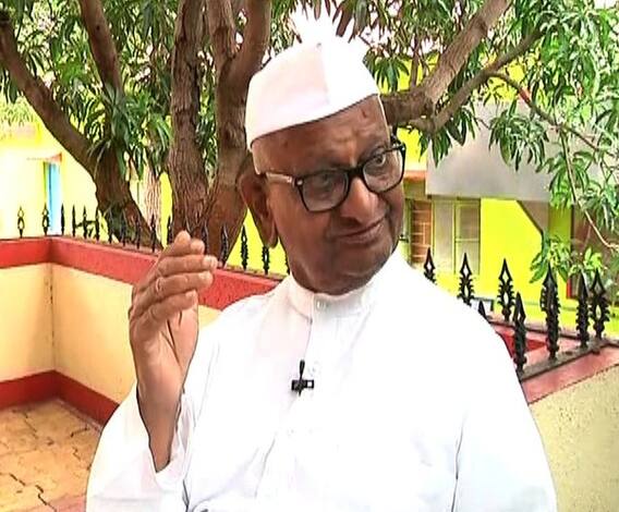 EXCLUSIVE | राष्ट्रवादीला लागलेल्या गळतीवरुन पवारांवर निशाणा, समाजसेवक अण्णा हजारे यांची स्फोटक मुलाखत | ABP Majha