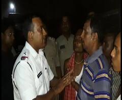 ছেলেধরা! সন্দেহভাজনদের ছেড়ে দেওয়ার অভিযোগে দুর্গাপুরে পুলিশকে ঘিরে বিক্ষোভ 