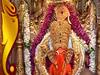 गणेश चतुर्थी पर 100 तरह के फूलों से सजाया गया सिद्धिविनायक मंदिर