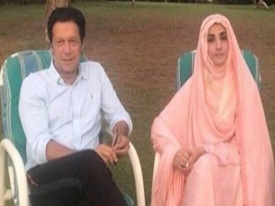 पाकिस्तान: आइने में नहीं दिखता इमरान खान की पत्नी का अक्स, पीएम ऑफिस के स्टाफ का दावा