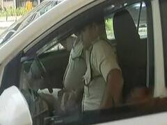 ખૂદ સરકારના અધિકારીઓ જ નથી કરતા ટ્રાફિકના નિયમનું પાલન, જુઓ વીડિયો