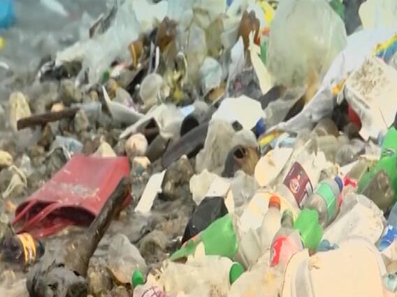 प्लास्टिक की डस्टबिन बन रही है धरती, नहीं दिया ध्यान तो गर्त में होगा पूरी दुनिया, देखिए ये रिपोर्ट