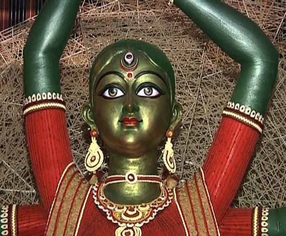 আপনার পুজোয় তারকা: শিব মন্দির ক্লাবের এই বছরের বিষয়ভাবনা 'বন্ধনী', প্রস্তুতি ঘুরে দেখলেন লগ্নজিতা