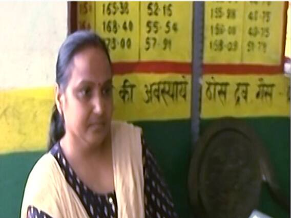 UP govt school teachers tell why they are protesting against selfie attendance| Ghanti Bajao