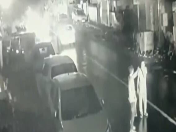 અમદાવાદમાં લુખ્ખાતત્વનો આતંક, વાહન ચાલકોને રોકી માર્યો માર, જુઓ સીસીટીવી