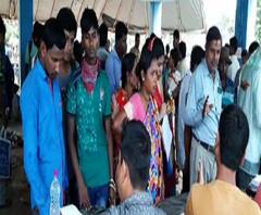 Reporter Stories: পূর্বস্থলীর কিষাণ মান্ডিতে ডিজিটাল রেশন কার্ড তৈরির অস্থায়ী শিবিরে ভাঙচুর