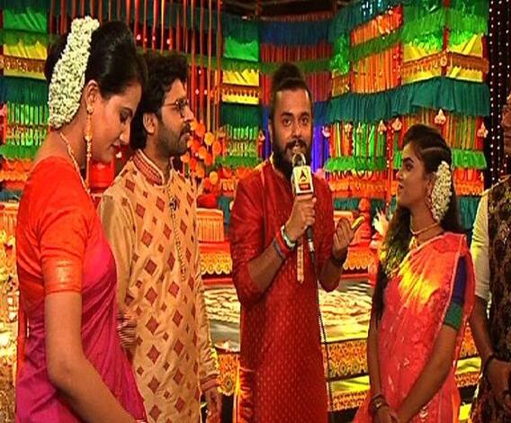 হয় মা নয় বৌমা: ‘সিঙ্গলস্ক্রিন ও মাল্টিপ্লেক্সে বাংলা ছবিকে প্রাধান্য দিতে হবে’, সরব দেব, জমজমাট গানে গানে পুজো 