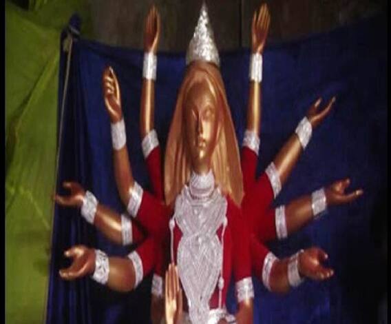 শতবর্ষে কামারডাঙা দুর্গোৎসব সমিতির আকর্ষণ ১১০ কিলোগ্রাম রূপো দিয়ে তৈরি প্রতিমা