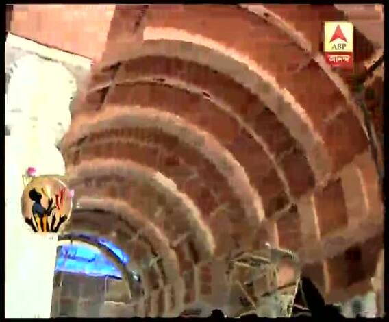 শান্তির বার্তা নিয়ে, বুদ্ধমূর্তি দিয়ে সেজে উঠছে গড়িয়ার নবদুর্গার পুজো মণ্ডপ 