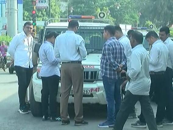 સુરતઃ બેંક બહારથી 20 લાખની ઉઠાંતરી, કેવી રીતે કરી ચોરી? જુઓ વીડિયો 