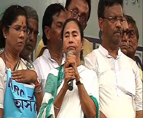 ‘দিল্লি সব কিছু নিয়ে চলে যাবে। সারা ভারতবর্ষ জুড়ে হাহাকার চলছে’, কটাক্ষ মমতার