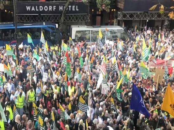 પાકિસ્તનીઓએ લંડનમાં ભારતીય હાઈકમિશનની બિલ્ડિંગ પર કર્યો પથ્થરમારો, જુઓ વીડિયો