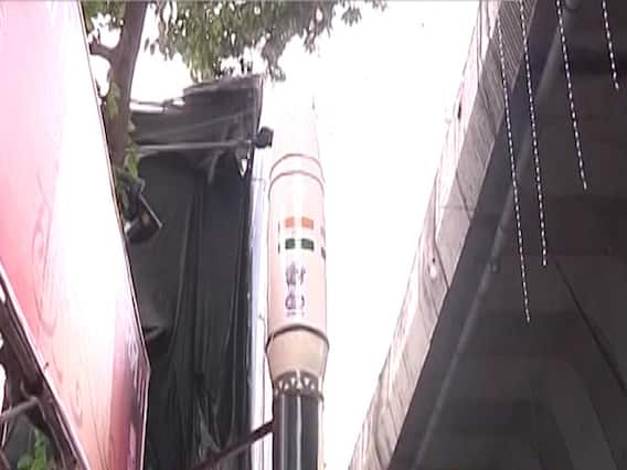 PM urges people to watch Chandrayaan-2 descent | Seedha Sawal