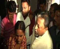 মমতার বিরুদ্ধে মামলা হওয়া উচিত, নানুরে নিহত বিজেপি কর্মীর বাড়িতে গিয়ে বললেন মুকুল রায়