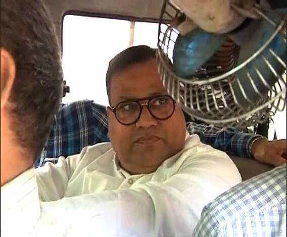 ভিডিওতে দেখা না গেলেই তো এটা প্রমাণ হচ্ছে না যে, মুকুল রায় টাকা নেননি, প্রতিক্রিয়া এসএমএইচ মির্জার