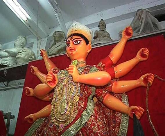 আপনার পুজোয় তারকা: বৈষ্ণবঘাটা পাটুলি উপনগরী স্পোর্টিং ক্লাবে ছোট্ট সায়রী