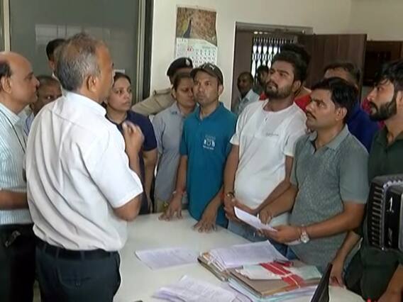 બિન સચિવાલય ક્લાર્ક પરીક્ષા રદ કરવા મુદ્દે ઉમેદવારો ગાંધીનગરમાં મચાવ્યો હોબાળો, જુઓ વીડિયો