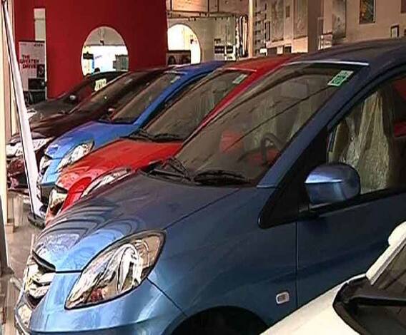 সেপ্টেম্বরেও গাড়ি বিক্রি তলানিতে, যাত্রীবাহী ও বাণিজ্যিক গাড়ির সঙ্গে কমল দু চাকার বিক্রিও