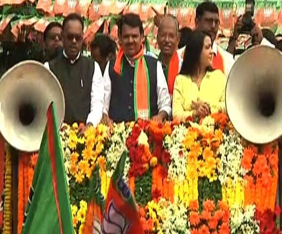 Nagpur CM Road Show | नागपुरात मुख्यमंत्र्यांच्या रोड शो ला सुरुवात, संध्याकाळी 6 वाजता प्रचाराच्या तोफा थंडावणार | ABP Majha 